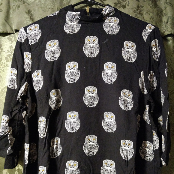H&M Tops - H&M Women's US M Owl blouse